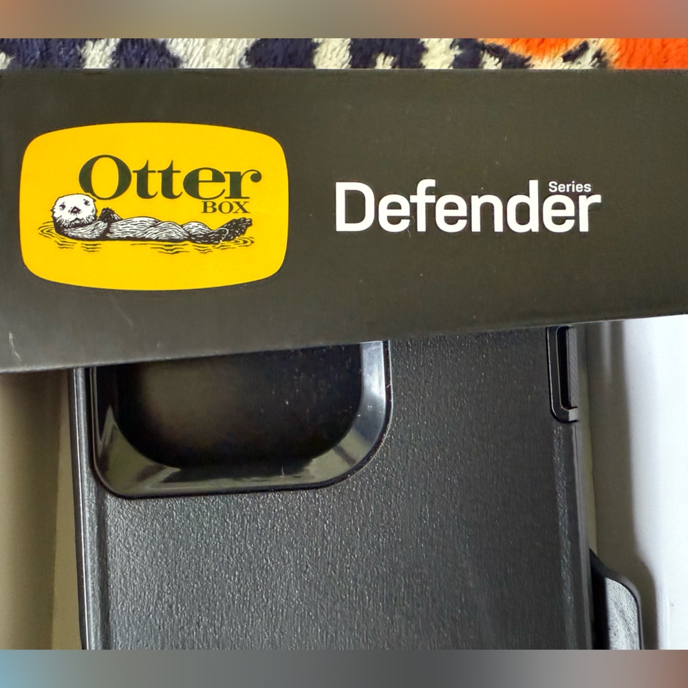 OtterBox Defender Case for Iphone 13 Pro NEW NWT - Picture 4 of 4
